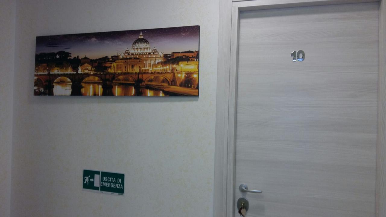 Отель Domus Italiana Рим Экстерьер фото
