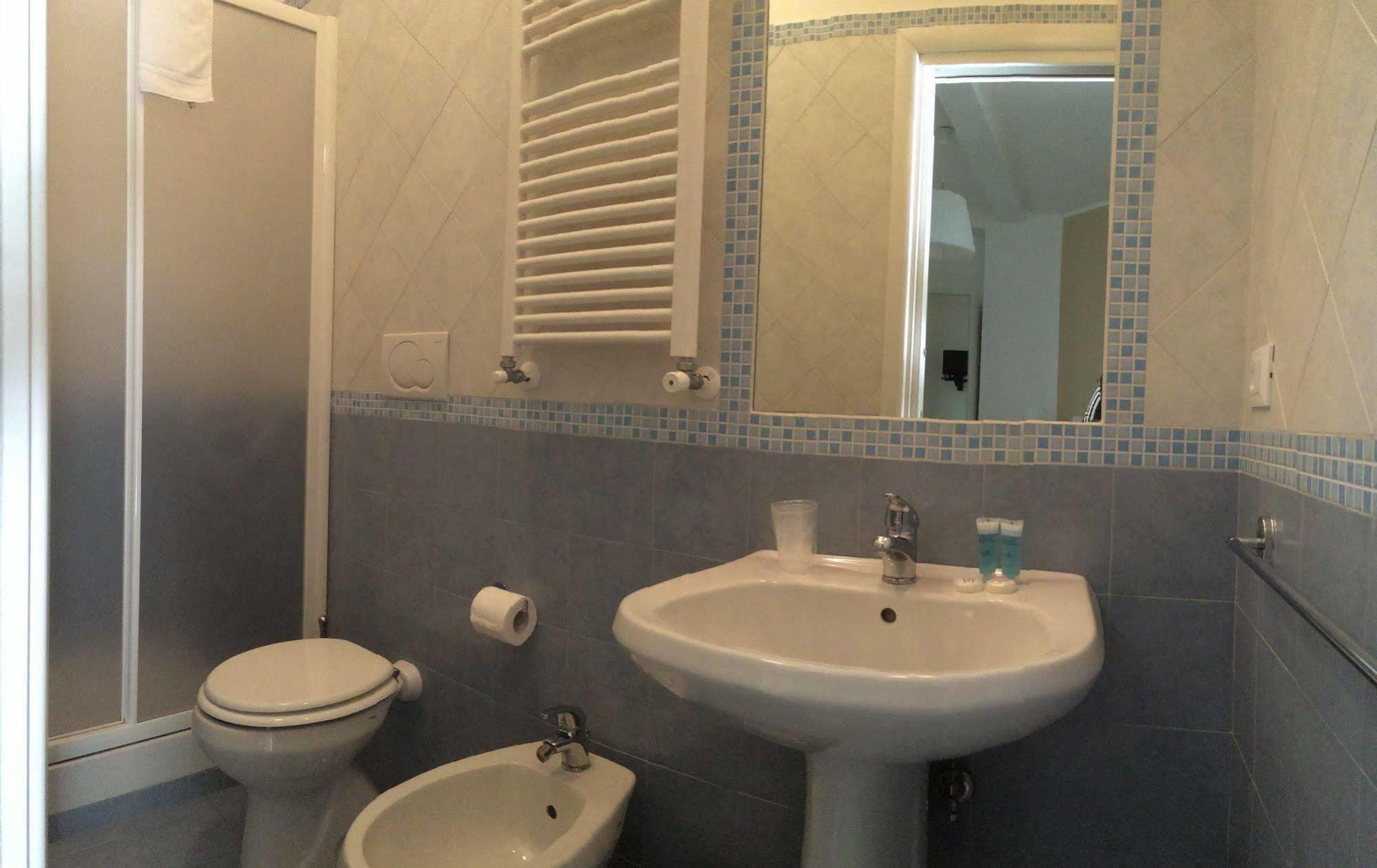 Отель Domus Italiana Рим Экстерьер фото