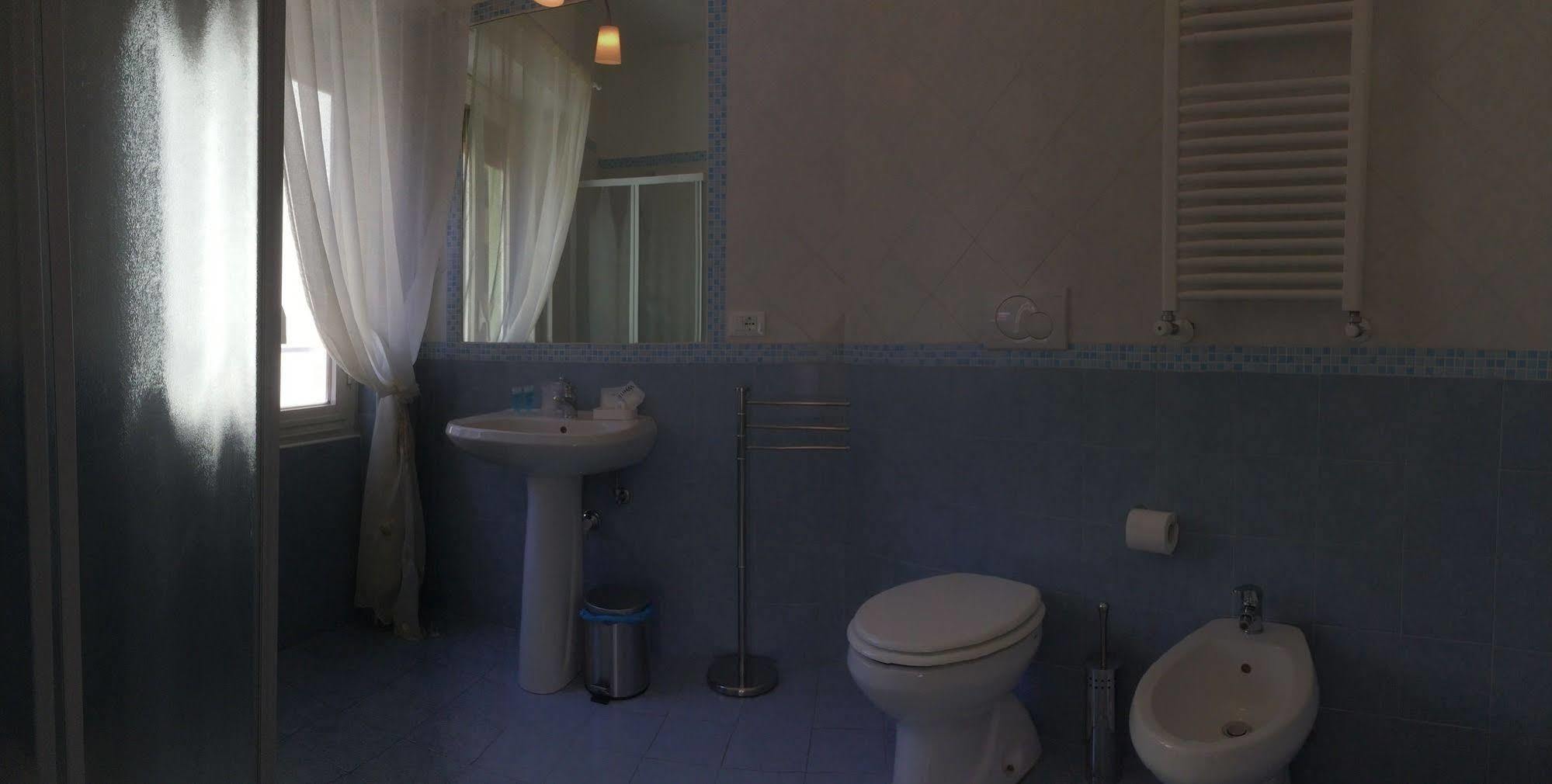 Отель Domus Italiana Рим Экстерьер фото